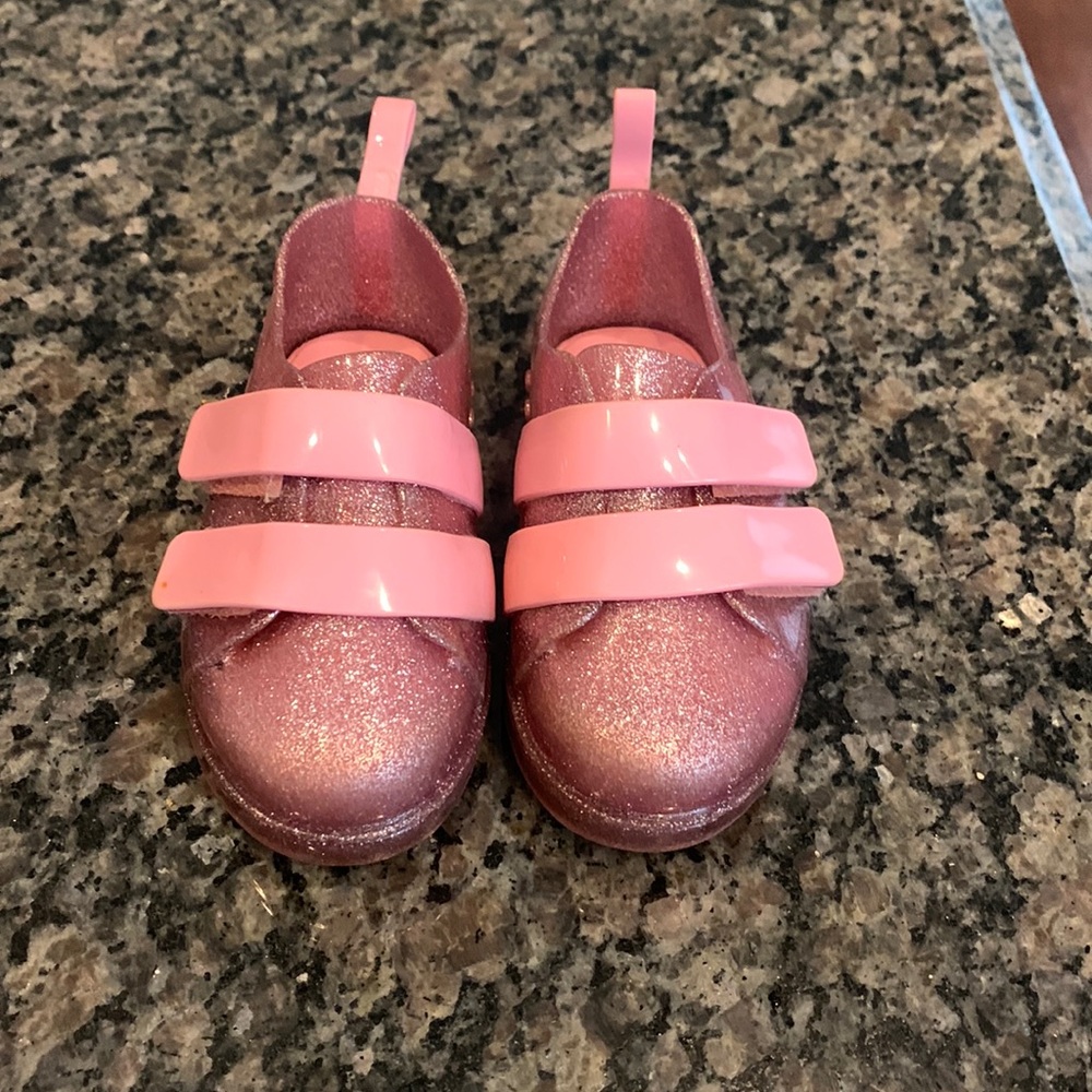 Mini Melissa Toddler girl Velcro strap shoe, GUC